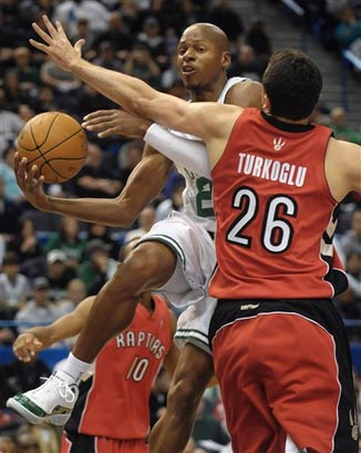 ESPN预测新赛季东部战绩：骑士59胜尼克斯54胜 绿军或打附加赛