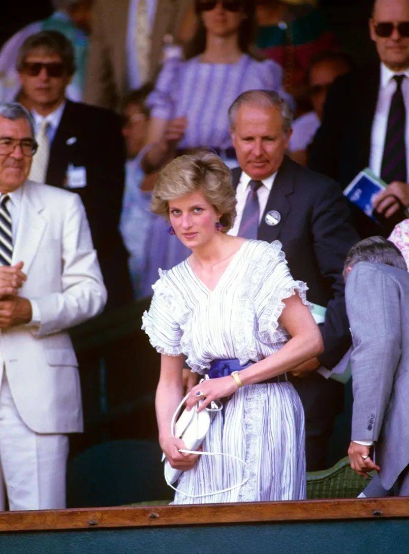 日式恐怖游戏《非我：择谁》公布 被四个灵魂附身的美少女